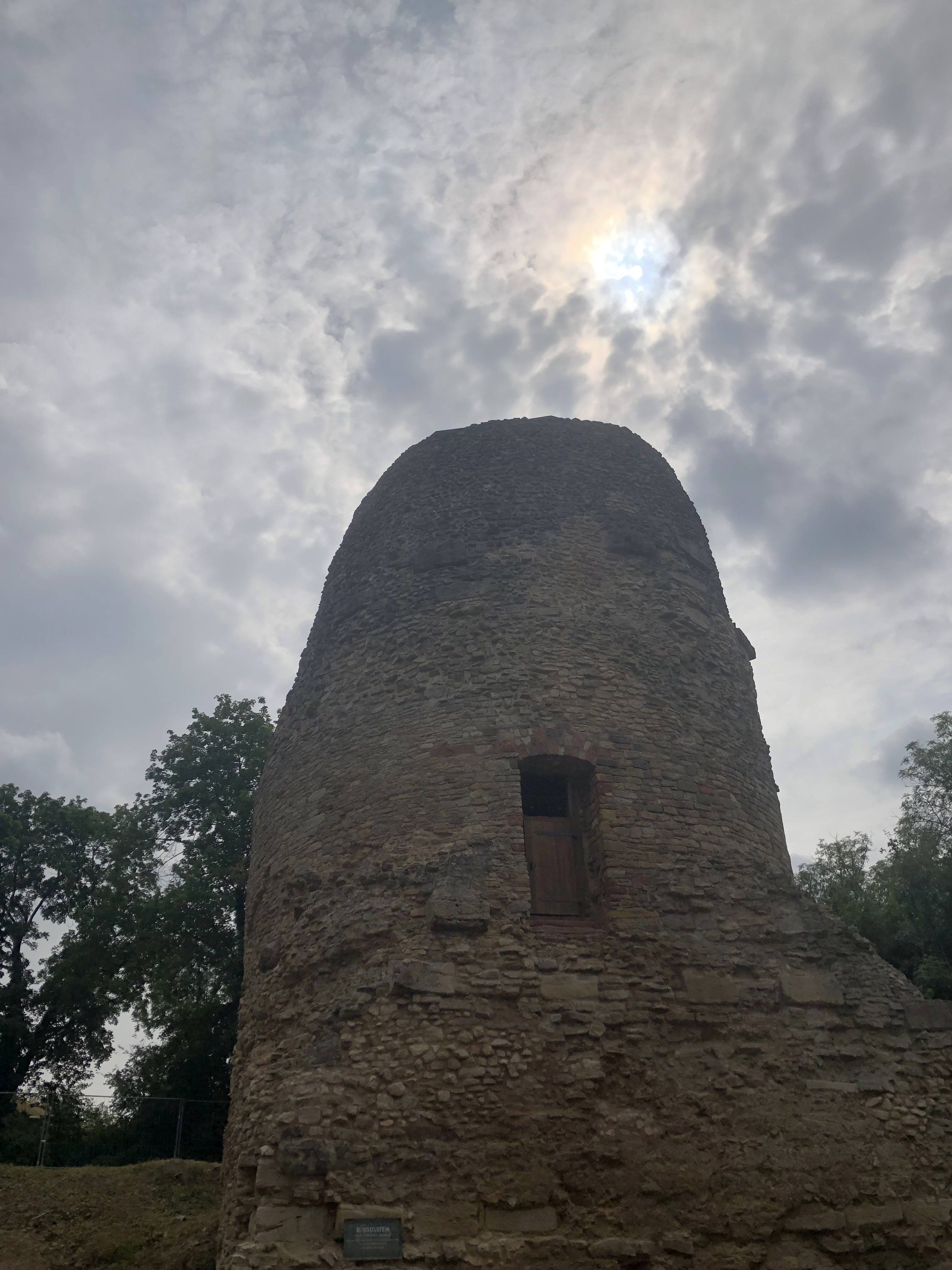 Der Drususstein. Der Drususstein.